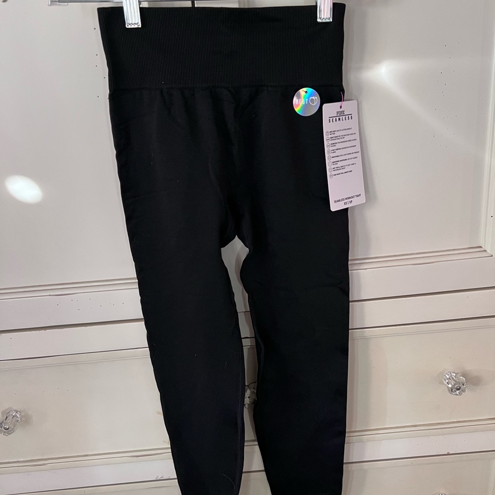 NWT PINK Victoria’s Secret seamless leggings